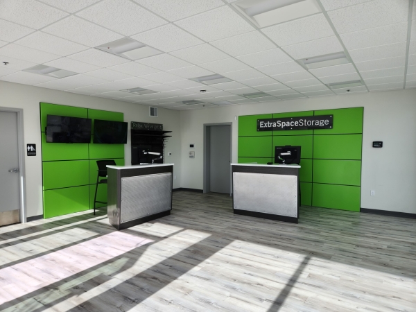 Facility photo: //images.sparefoot.com/medium/2359456721d8ff121dc.jpg