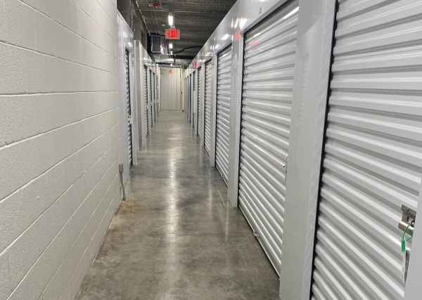 Facility photo: //images.sparefoot.com/medium/2359456721d900d2f51.jpeg