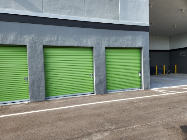 Facility photo: //images.sparefoot.com/medium/2359456721d90211e69.jpg
