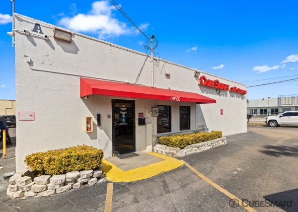 Facility photo: //images.sparefoot.com/medium/23599769df3c6ab560d.jpg