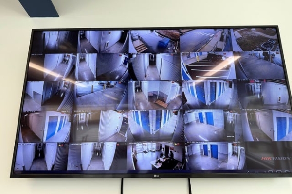 Facility photo: //images.sparefoot.com/medium/23599869f4a9179c5c3.jpg