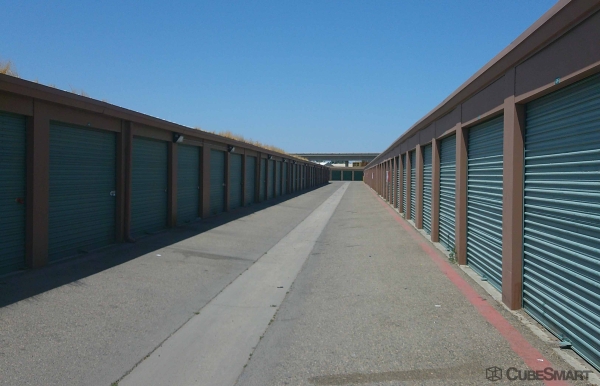 Facility photo: //images.sparefoot.com/medium/2360646a1934134086f.jpg