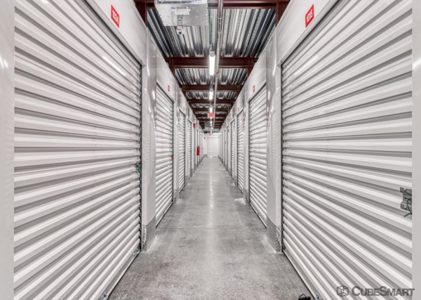 Facility photo: //images.sparefoot.com/medium/236065686f7a9c95e36.jpg