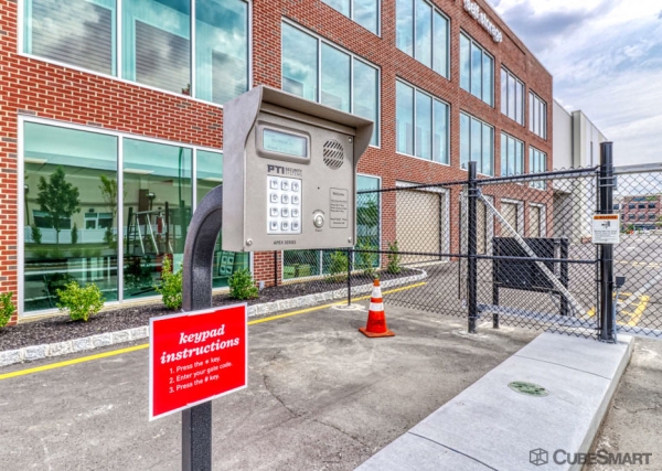 Facility photo: //images.sparefoot.com/medium/236065688096ab6237c.jpg