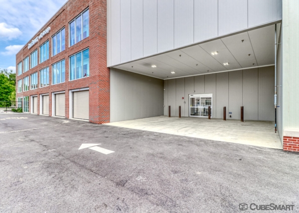 Facility photo: //images.sparefoot.com/medium/2360656989aa427a7be.jpg