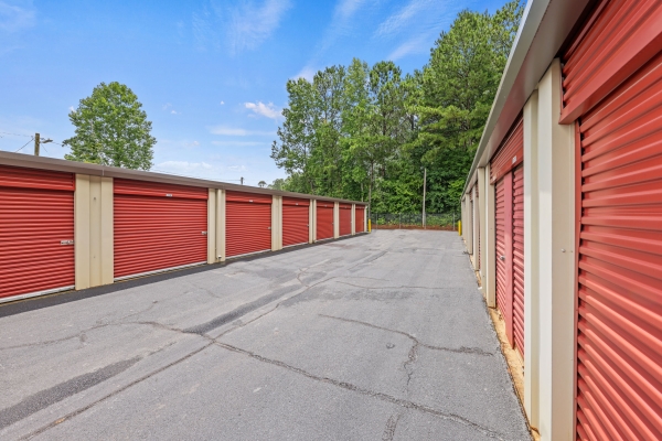 Facility photo: //images.sparefoot.com/medium/23608666bdf8acd8243.jpg