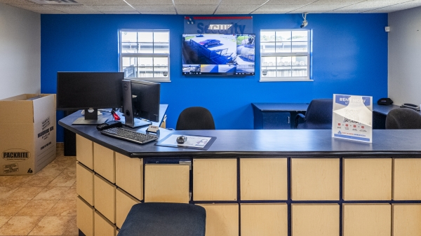 Facility photo: //images.sparefoot.com/medium/2361256980ffd2ba54b.jpg