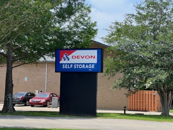 Facility photo: //images.sparefoot.com/medium/236128688934a9be2af.jpg