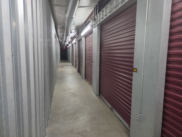 Facility photo: //images.sparefoot.com/medium/2361406889343302e4f.jpg