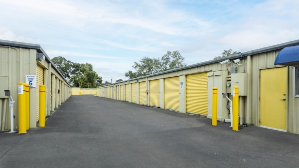 Facility photo: //images.sparefoot.com/medium/236140696693131751f.jpg