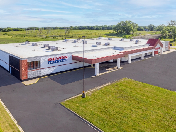 Facility photo: //images.sparefoot.com/medium/23614668892576356fb.jpg