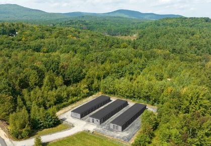 Facility photo: //images.sparefoot.com/medium/236156688ba1eee8a3c.jpg