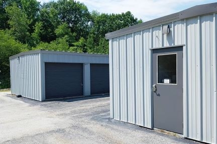 Facility photo: //images.sparefoot.com/medium/236156688ba1facc1a8.jpg