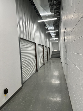 Facility photo: //images.sparefoot.com/medium/236161663d075134771.jpg