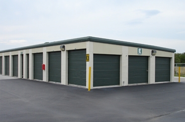 Facility photo: //images.sparefoot.com/medium/23618766423b3698c04.jpg