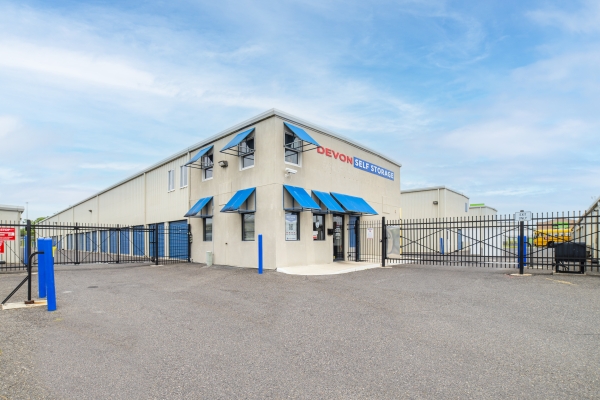 Facility photo: //images.sparefoot.com/medium/23621568892f81d43de.jpg