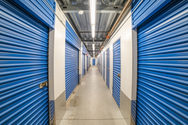 Facility photo: //images.sparefoot.com/medium/23621568892f8450bf1.jpg