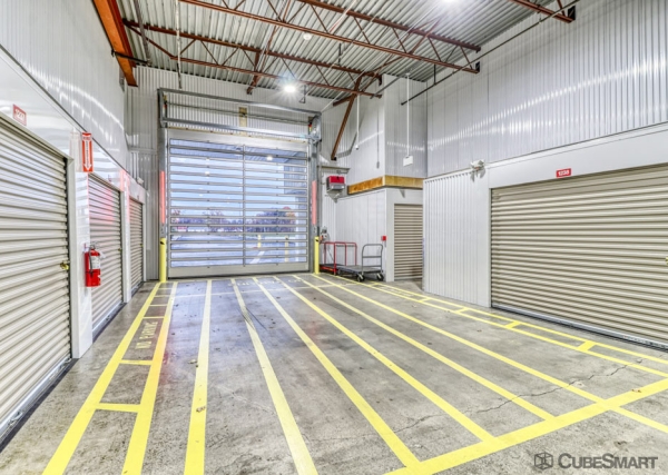 Facility photo: //images.sparefoot.com/medium/236216686f7802b7cbf.jpg