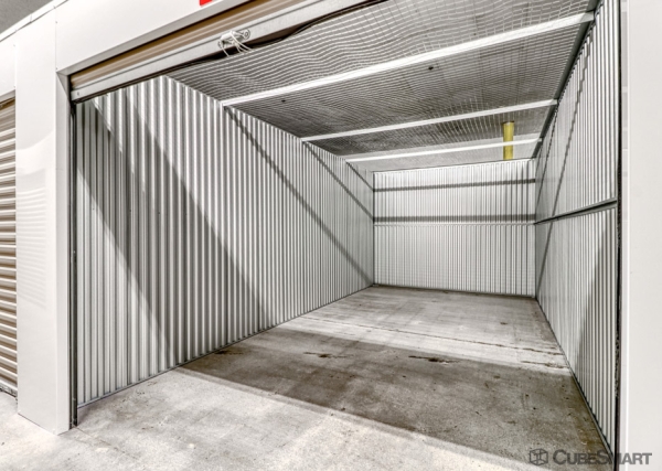 Facility photo: //images.sparefoot.com/medium/236216691ee19a5f9dc.jpg