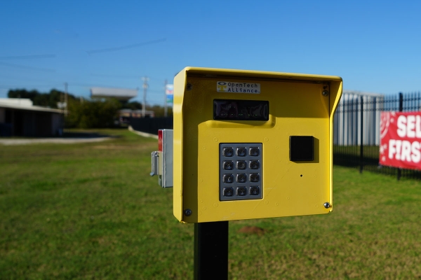 Facility photo: //images.sparefoot.com/medium/236262697424d687519.jpg