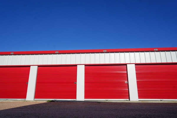 Facility photo: //images.sparefoot.com/medium/236262697424d873b6a.jpg