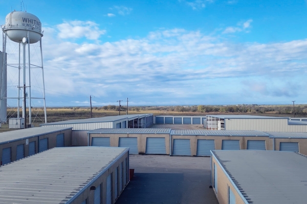Facility photo: //images.sparefoot.com/medium/236264697425444cc14.jpg