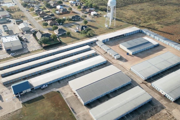 Facility photo: //images.sparefoot.com/medium/23626469742545cd68e.jpg