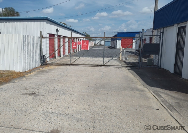 Facility photo: //images.sparefoot.com/medium/23626569f597493a2ef.jpg