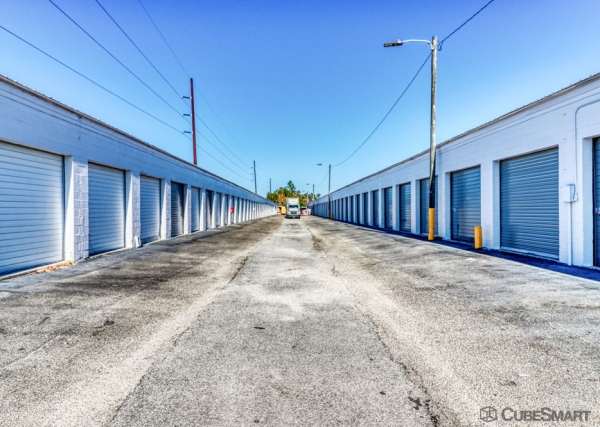 Facility photo: //images.sparefoot.com/medium/23627168e753c60cd74.jpg