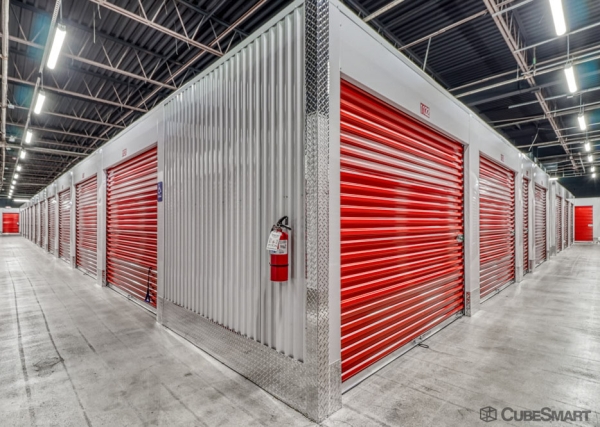 Facility photo: //images.sparefoot.com/medium/236273693d3a6d5bc5d.jpg