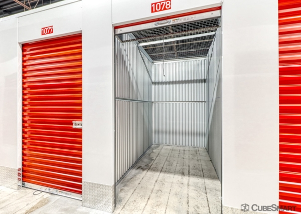 Facility photo: //images.sparefoot.com/medium/23627369f708c487607.jpg