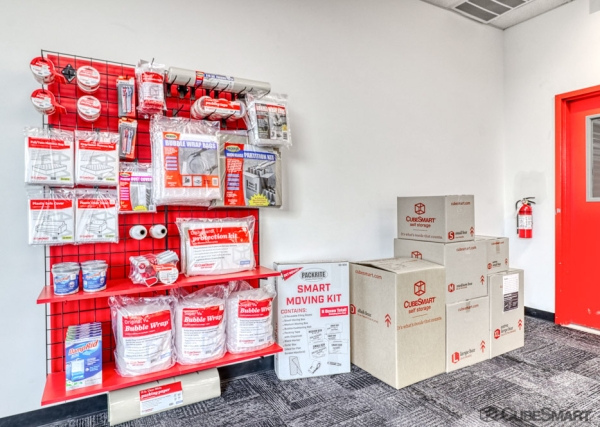Facility photo: //images.sparefoot.com/medium/2362736a19653130610.jpg