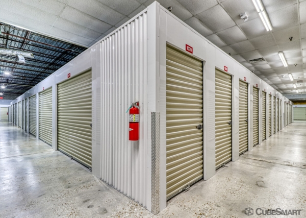 Facility photo: //images.sparefoot.com/medium/23633968833a2e2bdc1.jpg