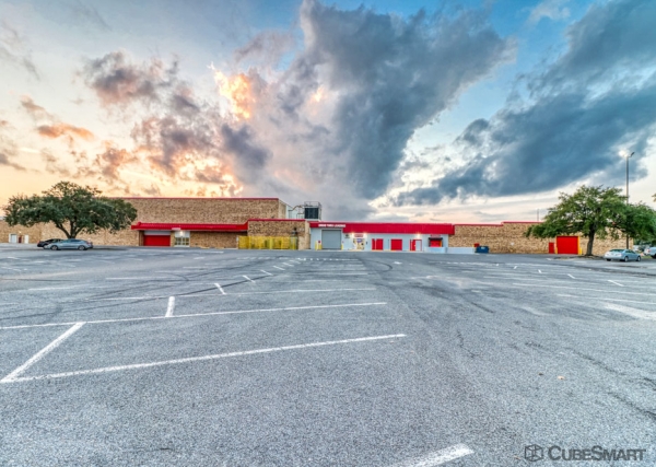Storage Units at CubeSmart Self Storage - Johnston Street - 5715 Johnston Street