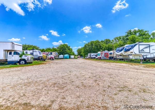 Facility photo: //images.sparefoot.com/medium/23634068835b711cff4.jpg