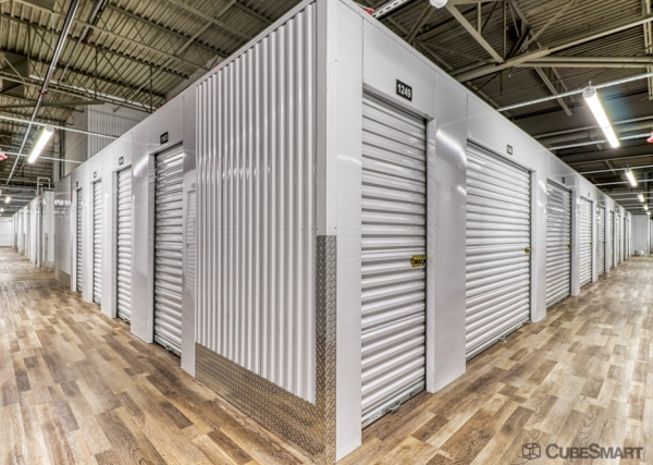 Facility photo: //images.sparefoot.com/medium/23636369fc47cc5ee87.jpg