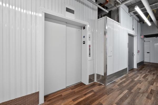 Facility photo: //images.sparefoot.com/medium/23636668f78cfe94525.jpg