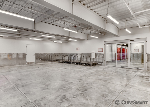 Facility photo: //images.sparefoot.com/medium/2364616881e881b50d4.jpg