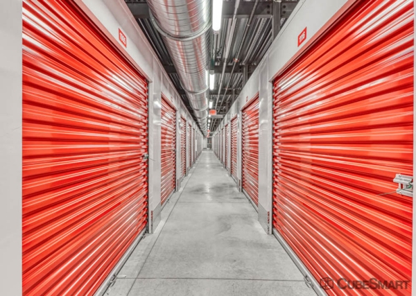 Facility photo: //images.sparefoot.com/medium/23646169fc483707062.jpg