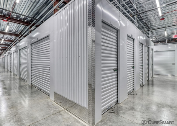 Facility photo: //images.sparefoot.com/medium/236462688b27566c76a.jpg