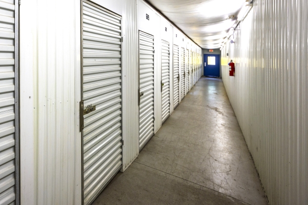 Facility photo: //images.sparefoot.com/medium/2364866914c7423d537.jpg