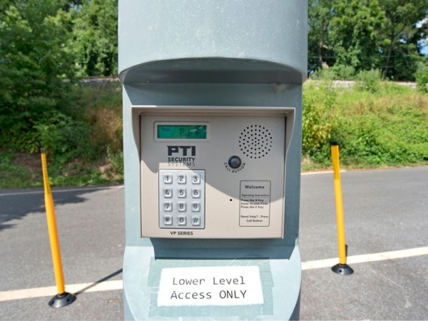 Facility photo: //images.sparefoot.com/medium/2366066904fb06351ea.jpg