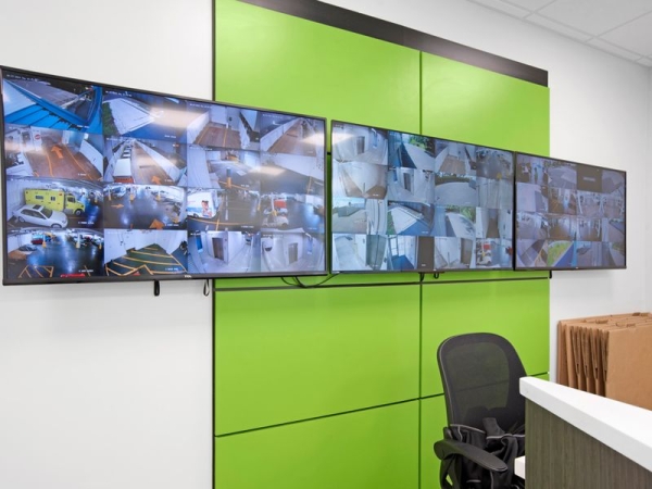 Facility photo: //images.sparefoot.com/medium/2366066904fb07d9ee9.jpg