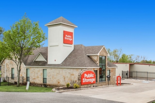 Facility photo: //images.sparefoot.com/medium/236617690365761658b.jpg