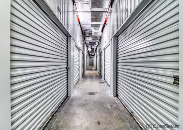 Facility photo: //images.sparefoot.com/medium/23663668835a85dc6cf.jpg