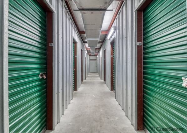Facility photo: //images.sparefoot.com/medium/236637686f946b6bf35.jpg