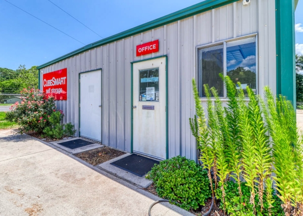 Facility photo: //images.sparefoot.com/medium/2366376943d09fbbeda.jpg