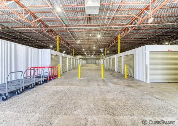 Facility photo: //images.sparefoot.com/medium/23664368835bd57dc89.jpg