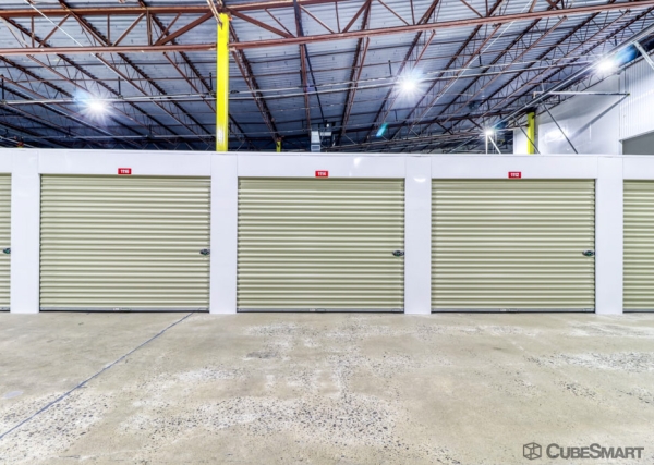 Facility photo: //images.sparefoot.com/medium/23664369e0b05d47114.jpg