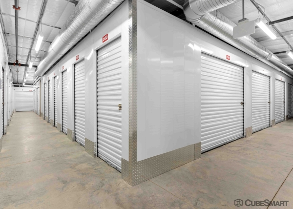 Facility photo: //images.sparefoot.com/medium/236657688327fe5cad4.jpg